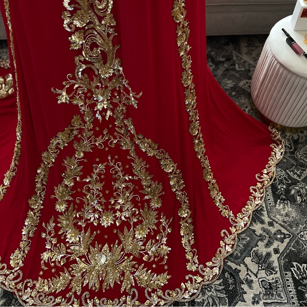 Red beaded gown - Picture 6 of 6